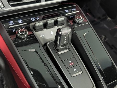 Certified 2026 Porsche 911 Targa 4 GTS AWD/4WD image 32