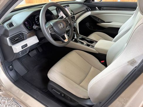 Used 2020 Honda Accord EX image 2