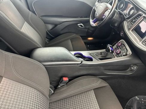 Used 2022 Dodge Challenger SXT RWD image 26