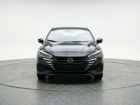 Used 2025 Nissan Versa SV image 2