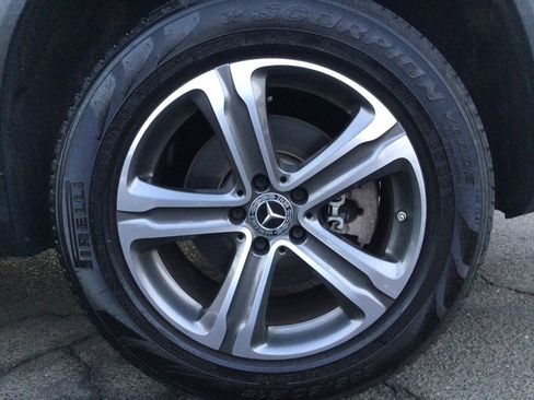 Used 2019 Mercedes-Benz GLC 300 4MATIC image 30