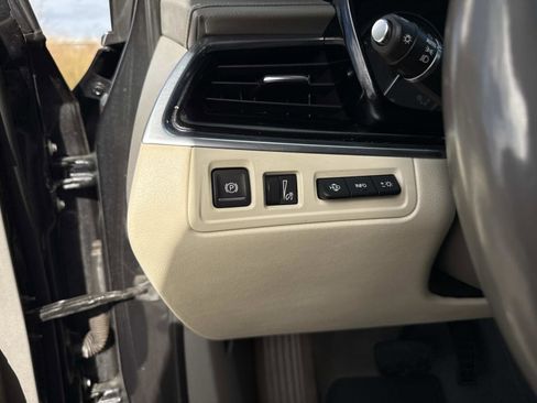 Used 2020 Cadillac XT6 Premium Luxury image 34