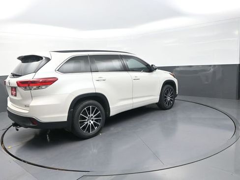Used 2018 Toyota Highlander SE AWD/4WD image 6