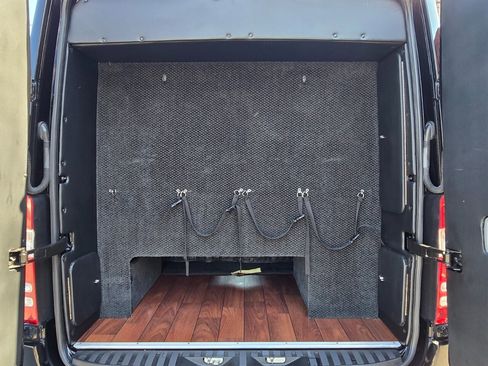 Used 2014 Mercedes-Benz Sprinter 2500 image 24