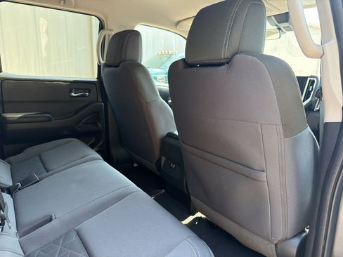 Certified 2025 Nissan Frontier SV RWD image 16