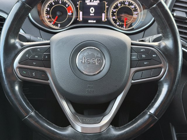 Used 2020 Jeep Cherokee Latitude Plus w/ Cold Weather Group AWD/4WD image 25