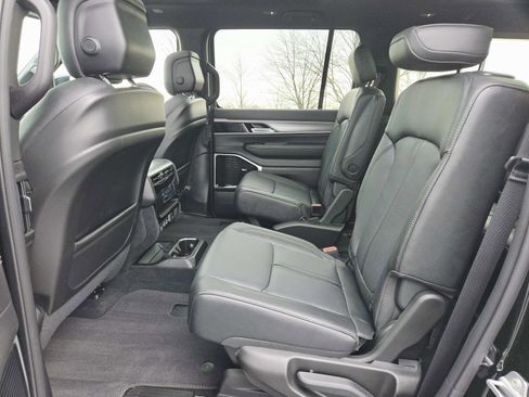 New 2026 Jeep Grand Wagoneer Limited w/ Premium Group II image 13