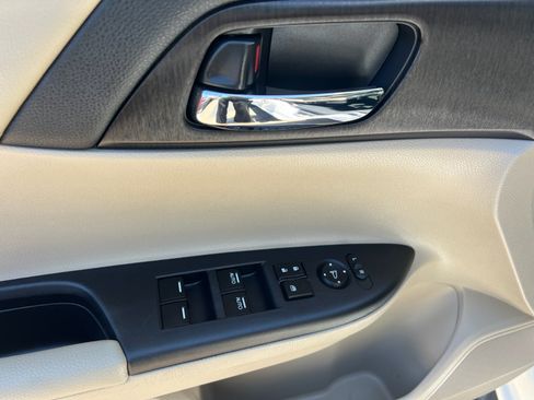 Used 2013 Honda Accord EX image 10