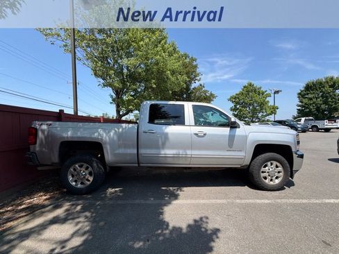 Used 2015 Chevrolet Silverado 2500 LT w/ LT Convenience Package AWD/4WD image 3