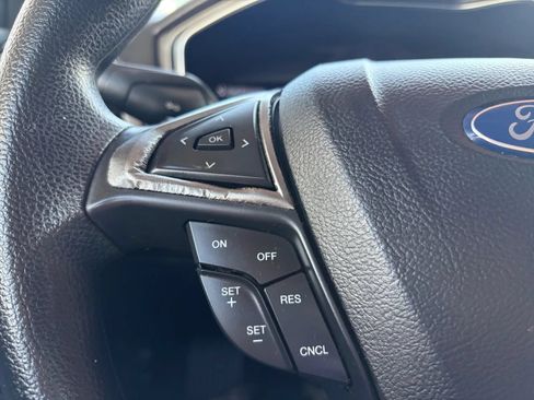 Used 2017 Ford Fusion SE w/ Fusion SE Technology Package FWD image 28