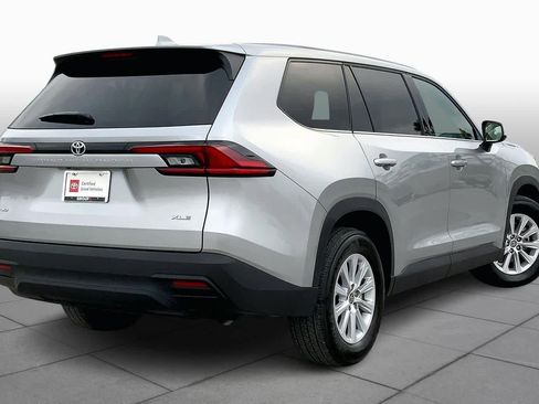 Certified 2025 Toyota Grand Highlander AWD image 13