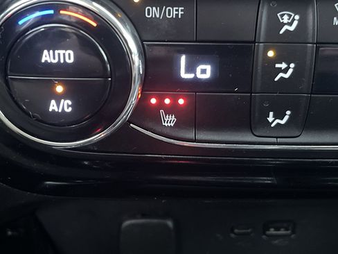 Used 2024 Chevrolet Trax LT w/ Driver Confidence Package image 20