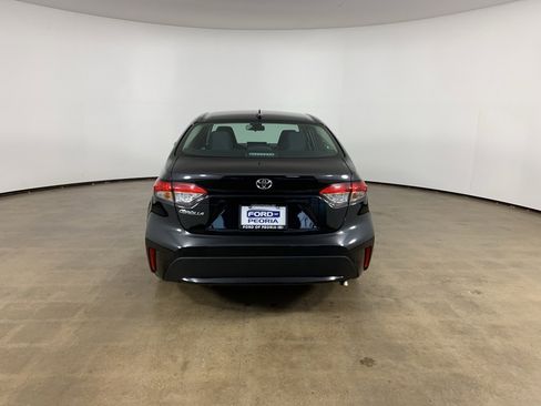 Used 2022 Toyota Corolla LE image 10