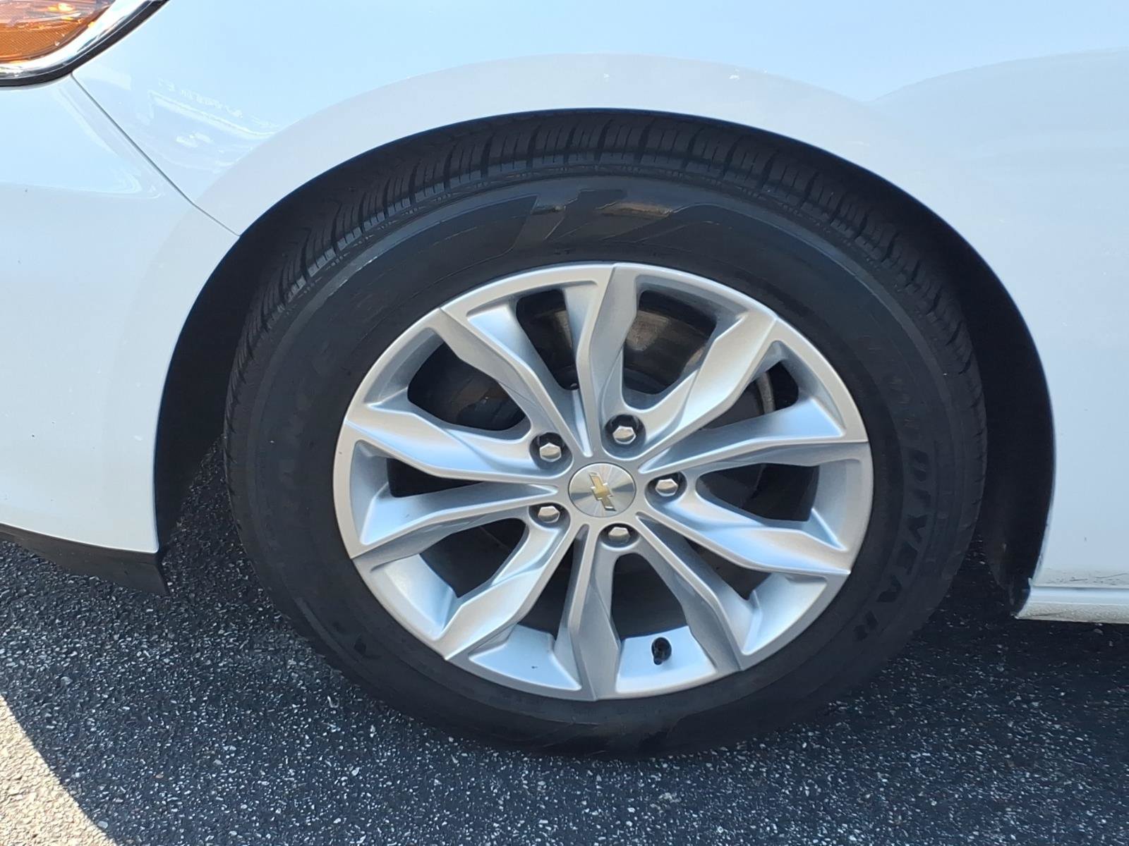 Used 2023 Chevrolet Malibu LT FWD image 31