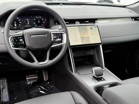New 2025 Land Rover Discovery Sport Dynamic SE image 22