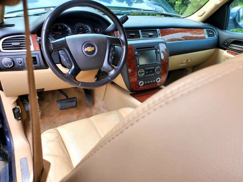 Used 2007 Chevrolet Suburban LTZ w/ LTZ Preferred Equipment Group image 21