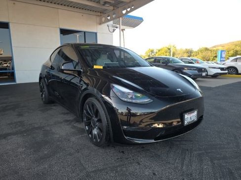 Used 2022 Tesla Model Y Performance image 4