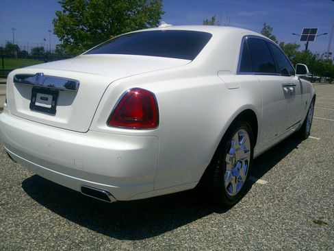 Used 2013 Rolls-Royce Ghost RWD image 34