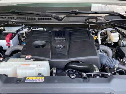 Used 2022 Toyota Tundra SR5 w/ SR5 Premium Package image 45