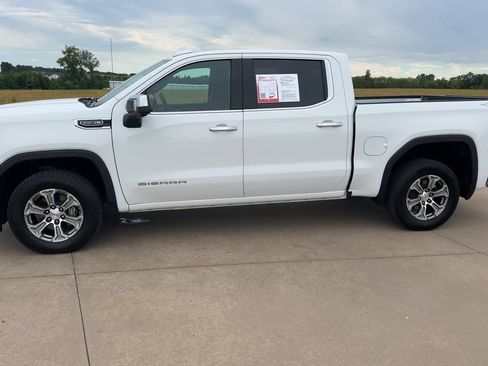 Used 2024 GMC Sierra 1500 SLT AWD/4WD image 5