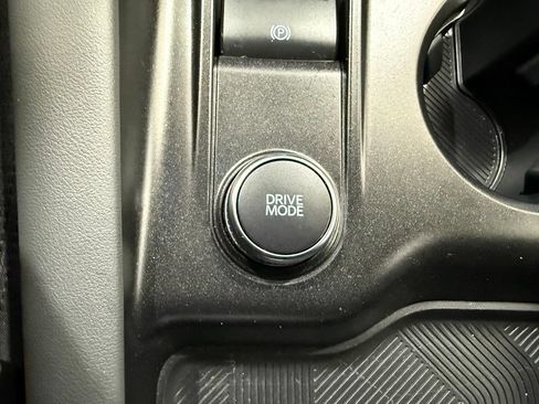Certified 2025 Ford Explorer Active AWD/4WD image 40