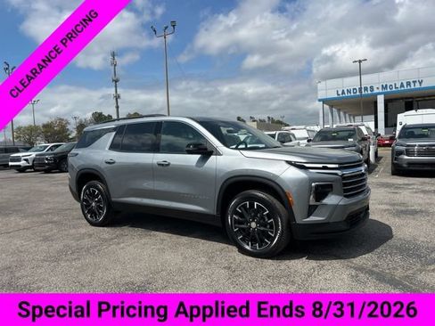 New 2026 Chevrolet Traverse LT w/ Sun and Wheel Package FWD image 1
