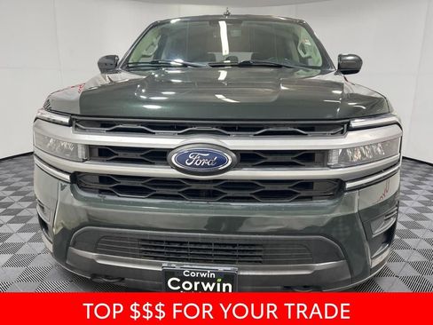 Used 2022 Ford Expedition XLT AWD/4WD image 2