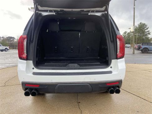 Used 2022 GMC Yukon AT4 image 8
