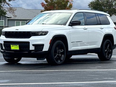Used 2021 Jeep Grand Cherokee L Laredo image 14