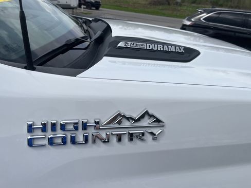 Used 2022 Chevrolet Silverado 3500 High Country w/ Safety Package II AWD/4WD image 17