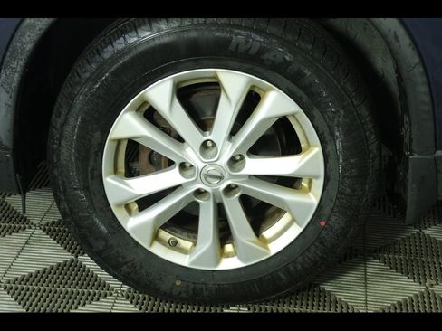 Used 2015 Nissan Rogue SV image 14