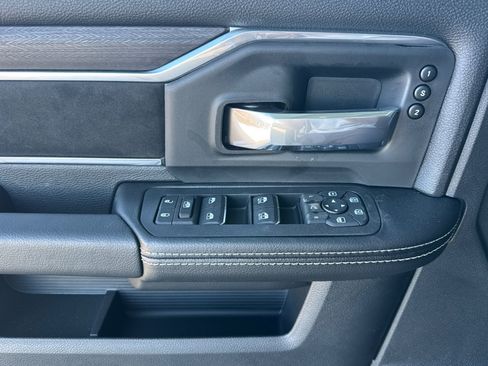 New 2026 RAM 2500 Laramie AWD/4WD image 10
