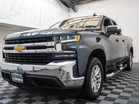 Used 2020 Chevrolet Silverado 1500 LT w/ Trailering Package AWD/4WD image 3
