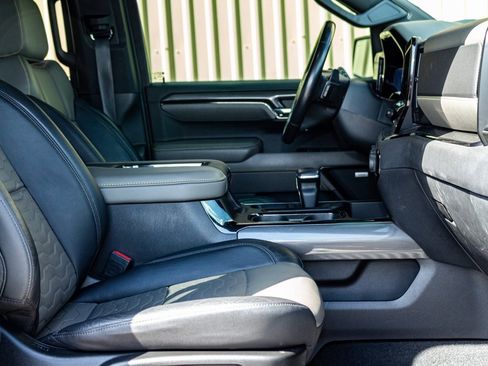 Used 2022 Chevrolet Silverado 1500 ZR2 w/ Technology Package image 27