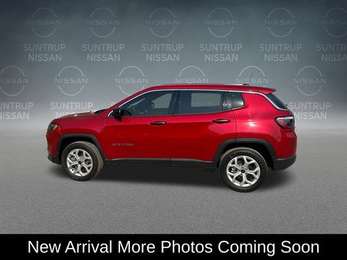 Used 2025 Jeep Compass Sport AWD/4WD image 2
