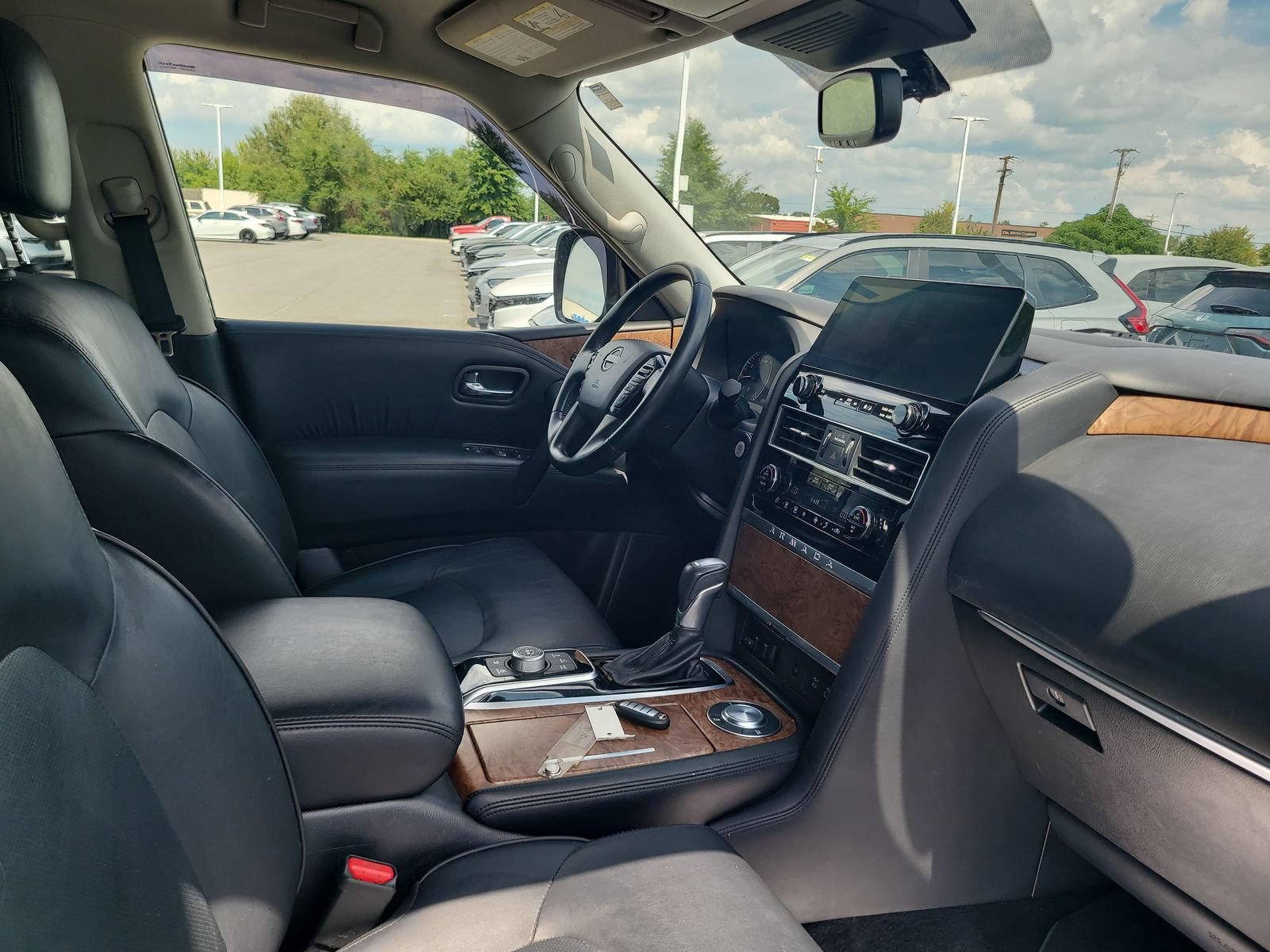 Used 2021 Nissan Armada SL w/ Captain's Chairs Package RWD image 29
