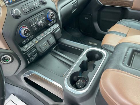 Used 2022 Chevrolet Silverado 2500 High Country w/ Safety Package II image 18