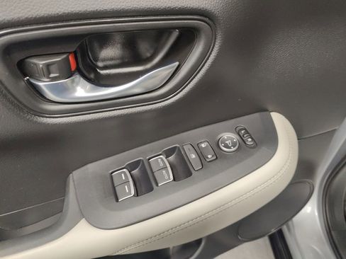 Used 2023 Honda HR-V EX-L image 17