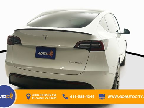 Used 2023 Tesla Model Y Performance image 10