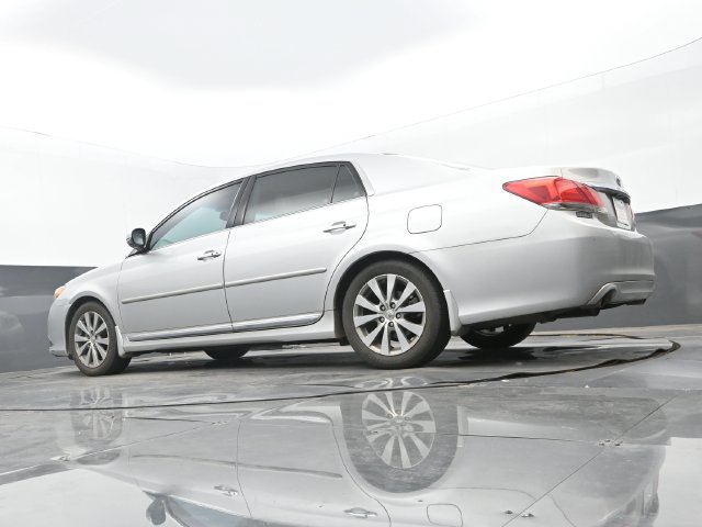 Used 2011 Toyota Avalon Limited FWD image 10