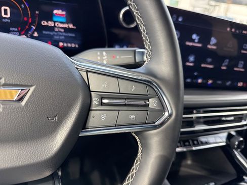 Used 2025 Chevrolet Traverse LT image 16