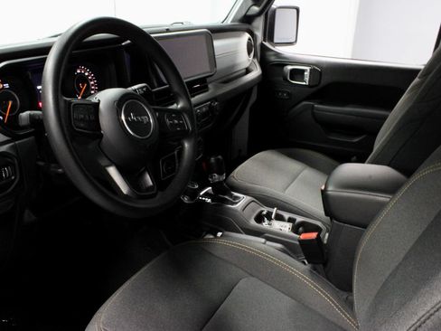 Used 2025 Jeep Gladiator Sport AWD/4WD image 23