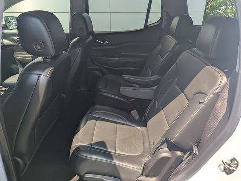 Used 2023 GMC Acadia SLT FWD image 34