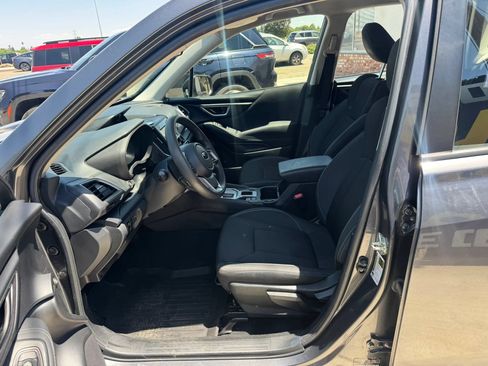Used 2021 Subaru Forester AWD/4WD image 9