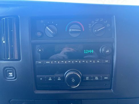 Used 2016 GMC Savana 2500 RWD image 12