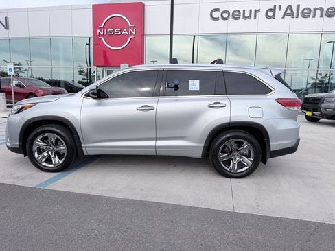 Used 2018 Toyota Highlander Limited Platinum AWD/4WD image 2