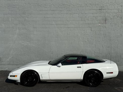 Used 1996 Chevrolet Corvette Coupe RWD image 38