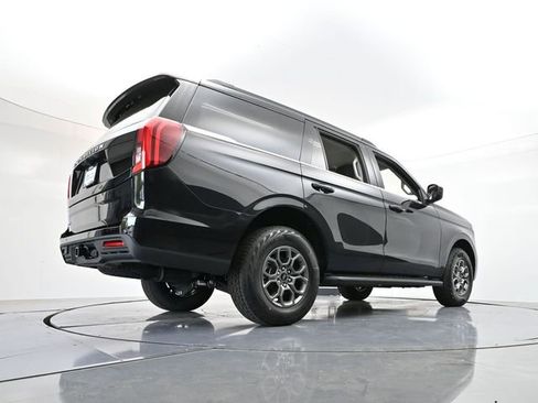 New 2025 Ford Expedition Active image 32