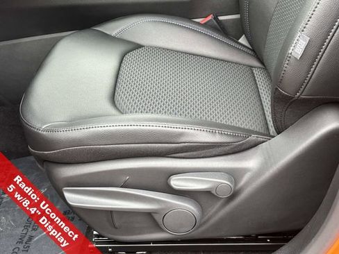 New 2026 Jeep Compass Latitude image 12