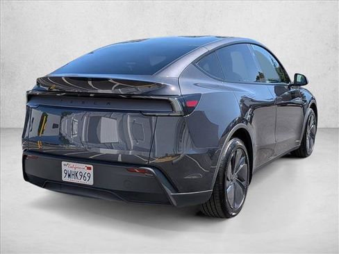 Used 2026 Tesla Model Y 2WD image 5